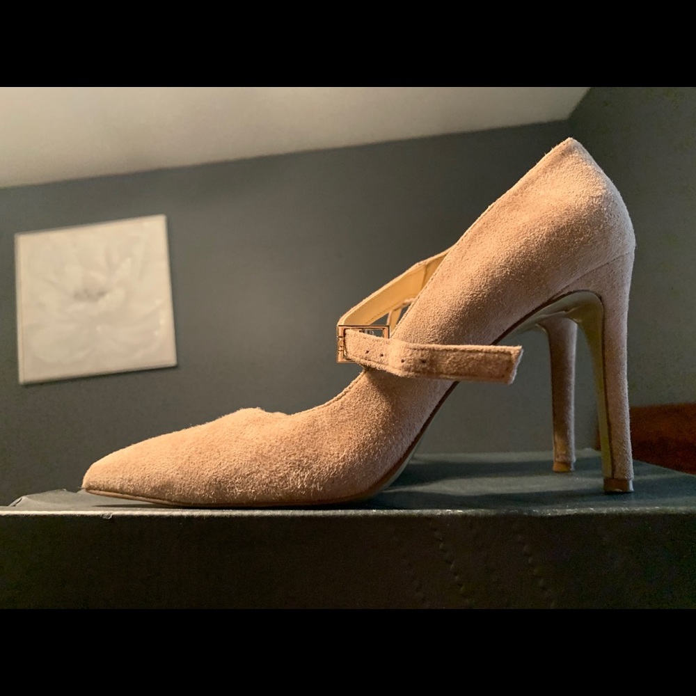 NINE WEST pointed heels w/strap